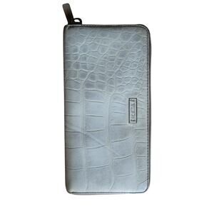 TUMI Summer Wallet white Embossed Leather Zip-Around 12 Credit Card Slots GUC
